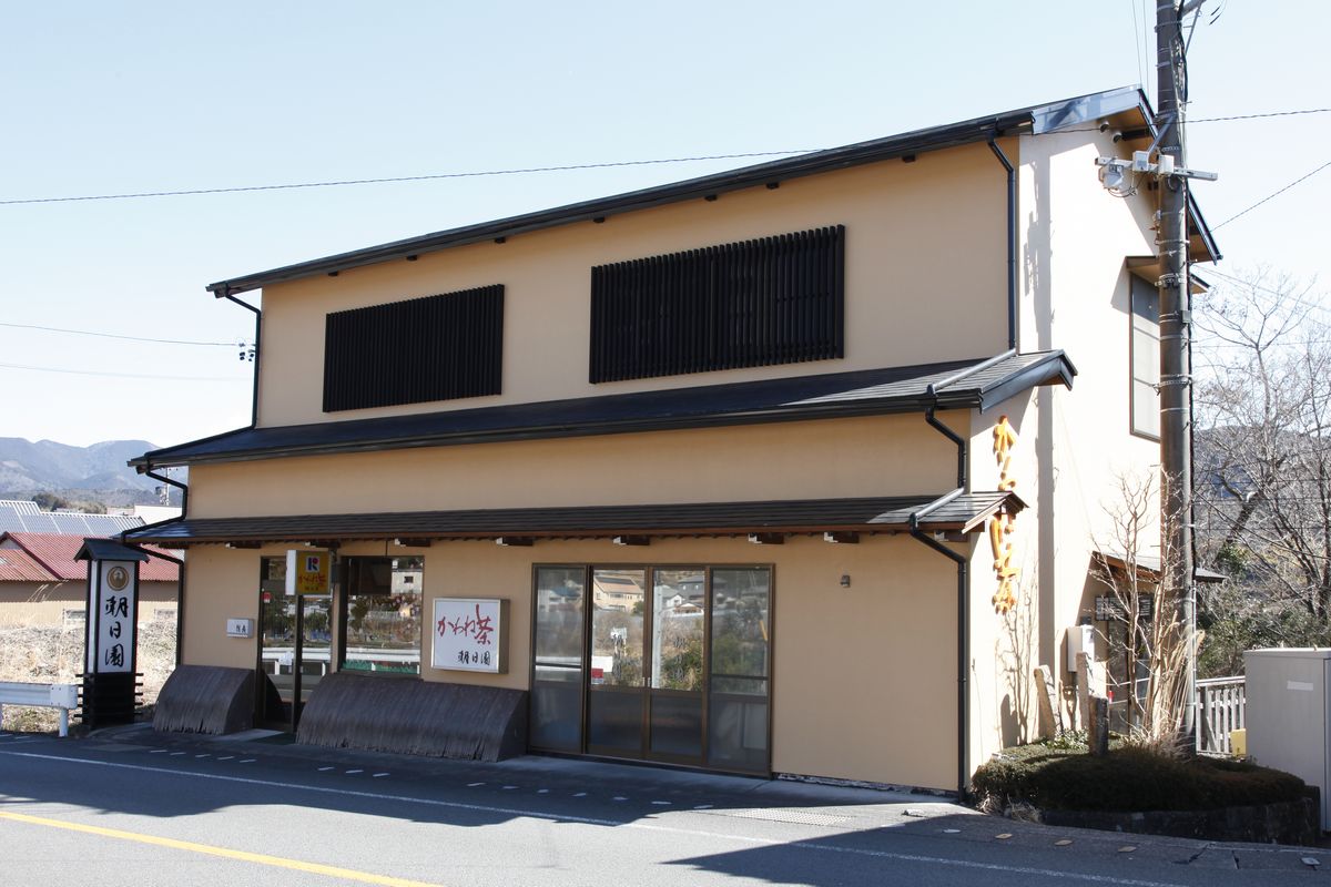 Exterior view of Fuji Asahien Honten main store in Kawane-cho, Shizuoka